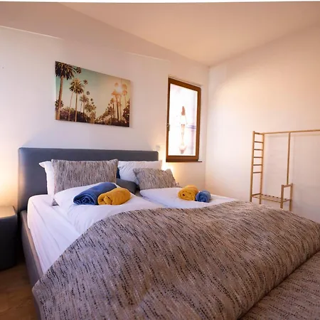 Partners - California Dreaming 93 Qm Mit Garten In Naehe Ber-airport Appartement *