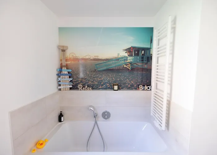 Partners - California Dreaming 93 Qm Mit Garten In Naehe Ber-airport *